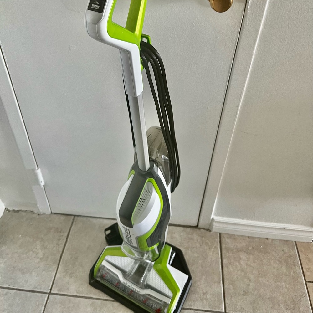 Bissell multi surface Wet Dry vacuum